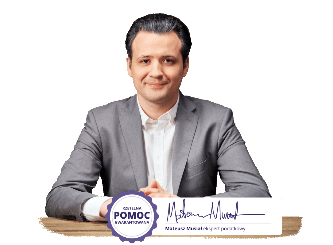 Młody doradca podatkowy, w szarym garniturze gwarantuje najwyższy możliwy zwrot podatku z systemem PITax.pl